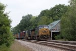 CSXT 464 Leads M427 at Wells Beach